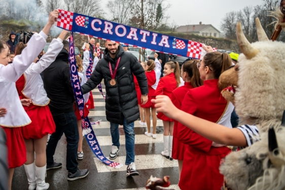 Ivica Ivušić na Brnasima, najviše su ushićeni bili najmlađi