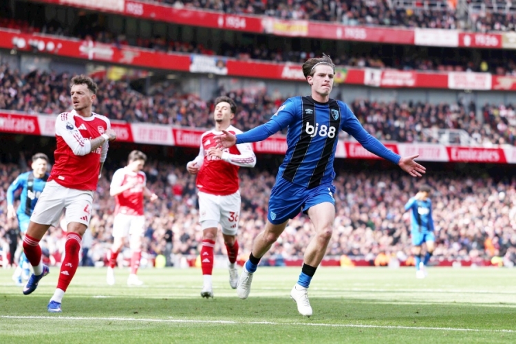 Bournemouth  pobijedio Arsenal na Etihadu, Manchester City dobio novu priliku