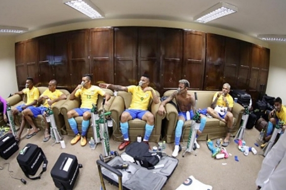 Brazilski reprezentativci morali primiti kisik da bi mogli igrati utakmicu protiv Bolivije