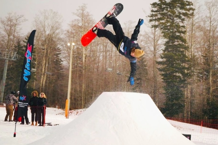 Na Platku održan jubilarni  Carnival Snowboard Session