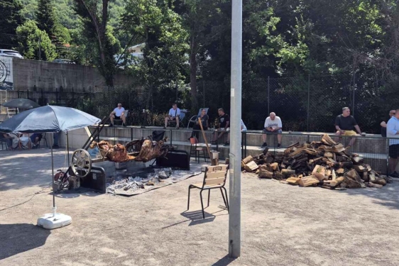 Armada u Dragi uz vola na ražnju pripremila proslavu osvajanje dvostruke krune
