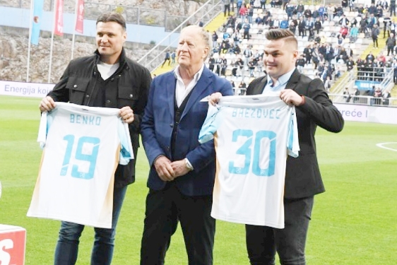 Leon Benko i Josip Brezovec gosti Rijeke, Varaždinci dobili dresove na dar