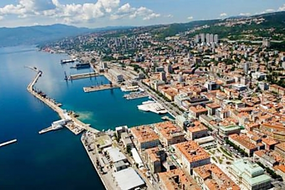 GRAD RIJEKA Iz prigrada u Grad Rijeku i obratno ne može se više otići bez posebne propusnice