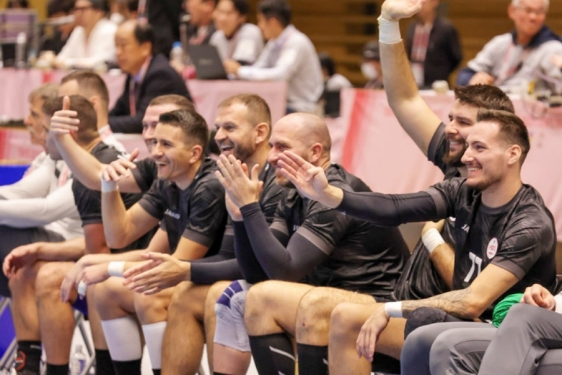 Laura Štefanac izborila finale u bacanju koplja, rukometaši u polufinalu