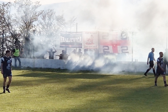 Dimna zavjesa na Oštru