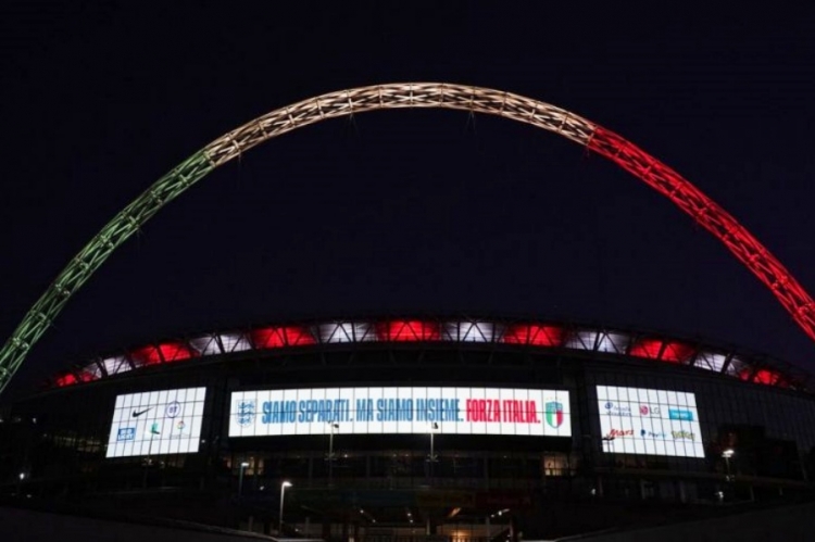 Englezi ganuli Talijane, stadion Wembley zasvijetlio u bojama talijanske zastave