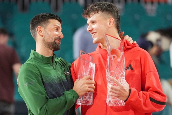 Novak Đoković izgubio finale  u Miamiju od Jakuba Menšika