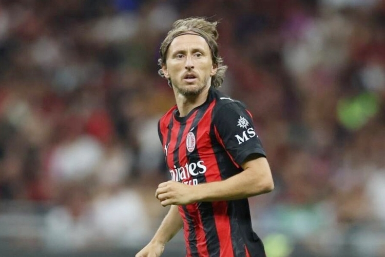 Luka Modrić debitira u Serie A u početnom sastavu Milana