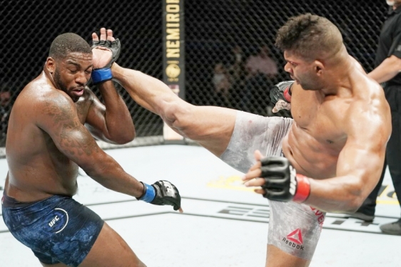 UFC Alistar Overeem pobijedio Walta Harrisa u glavnoj borbi večeri