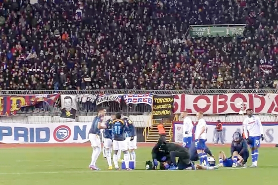 Jadranski derbi igrao se po jakoj buri, hladno vrijeme prorijedilo tribine