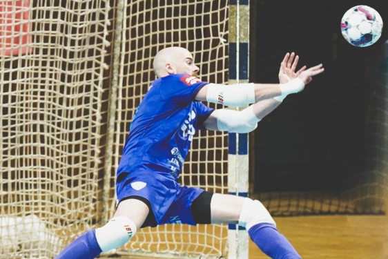 Rijeka se prvi put u kratkoj klupskoj povijesti plasirala u finale kupa pobjedom protiv Olmissuma, utakmica u Dvorani mladosti odlučena u završnici drugoga poluvremena