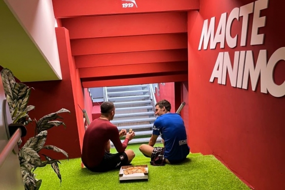 Igrači Salernitane i Verone zajedno sjedili uz pizzu nakon utakmice