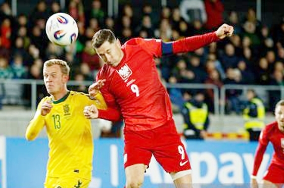 Justas Lasickas i Robert Lewandowski 