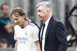 Carlo Ancelotti želi zadržati Luku Modrića, ali ne na terenu