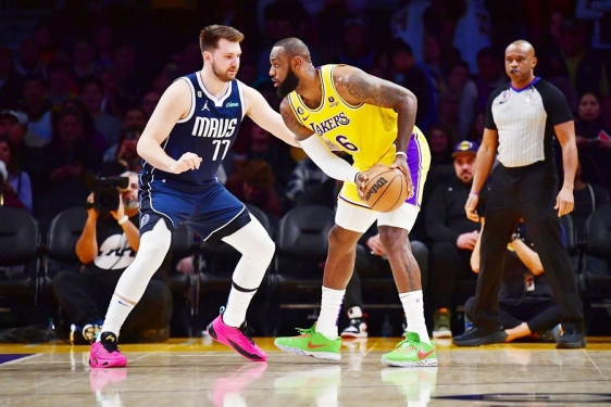 Luka Dončić bolji od LeBron Jamesa, Damian Lillard ubacio 50 poena u porazu