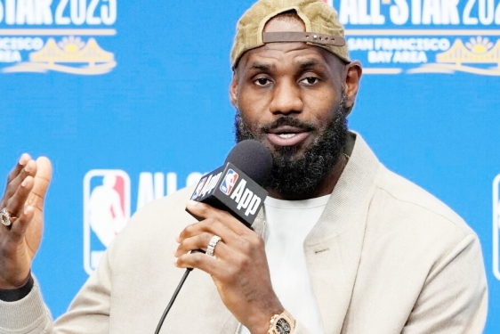 Pogledajte kako je LeBron James ponovo izazvao spekulacije o umirovljenju