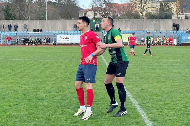 Marino Matković (Pomorac 1921) i Edis Kurtić (Rudar)