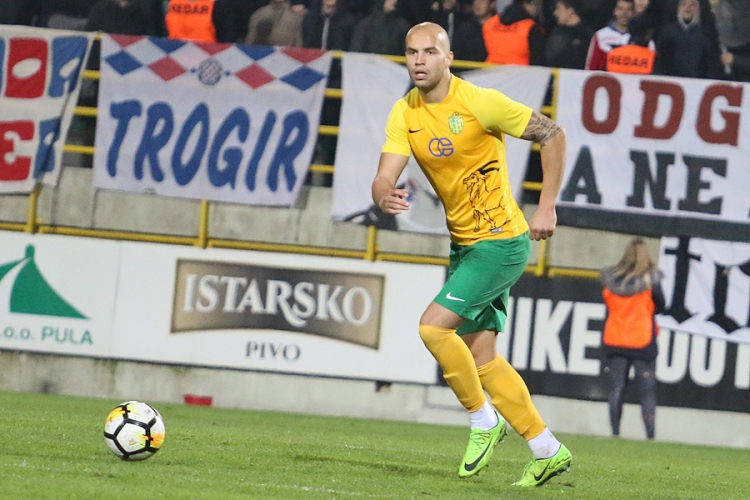 Risto in action for Istra; photo: sportcom.hr